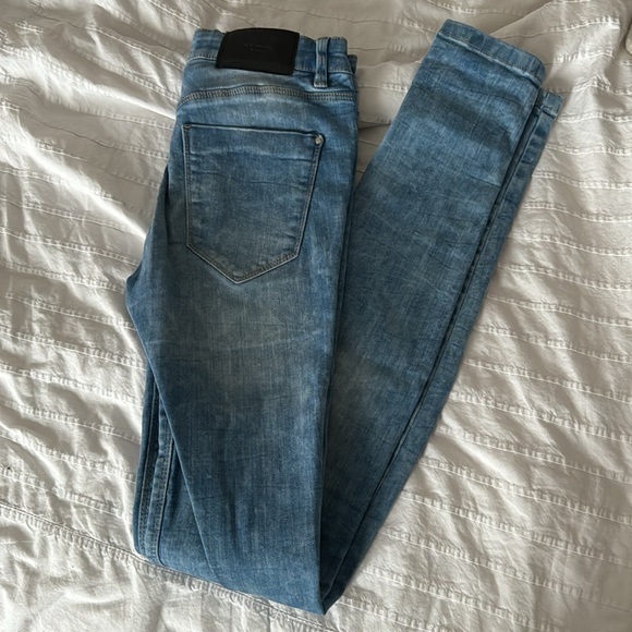 Zara Destessed Jeans - Picture 3 of 3